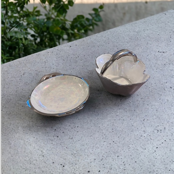 Adorable Vintage Porcelain Basket and Trinket Dish - Picture 12 of 14